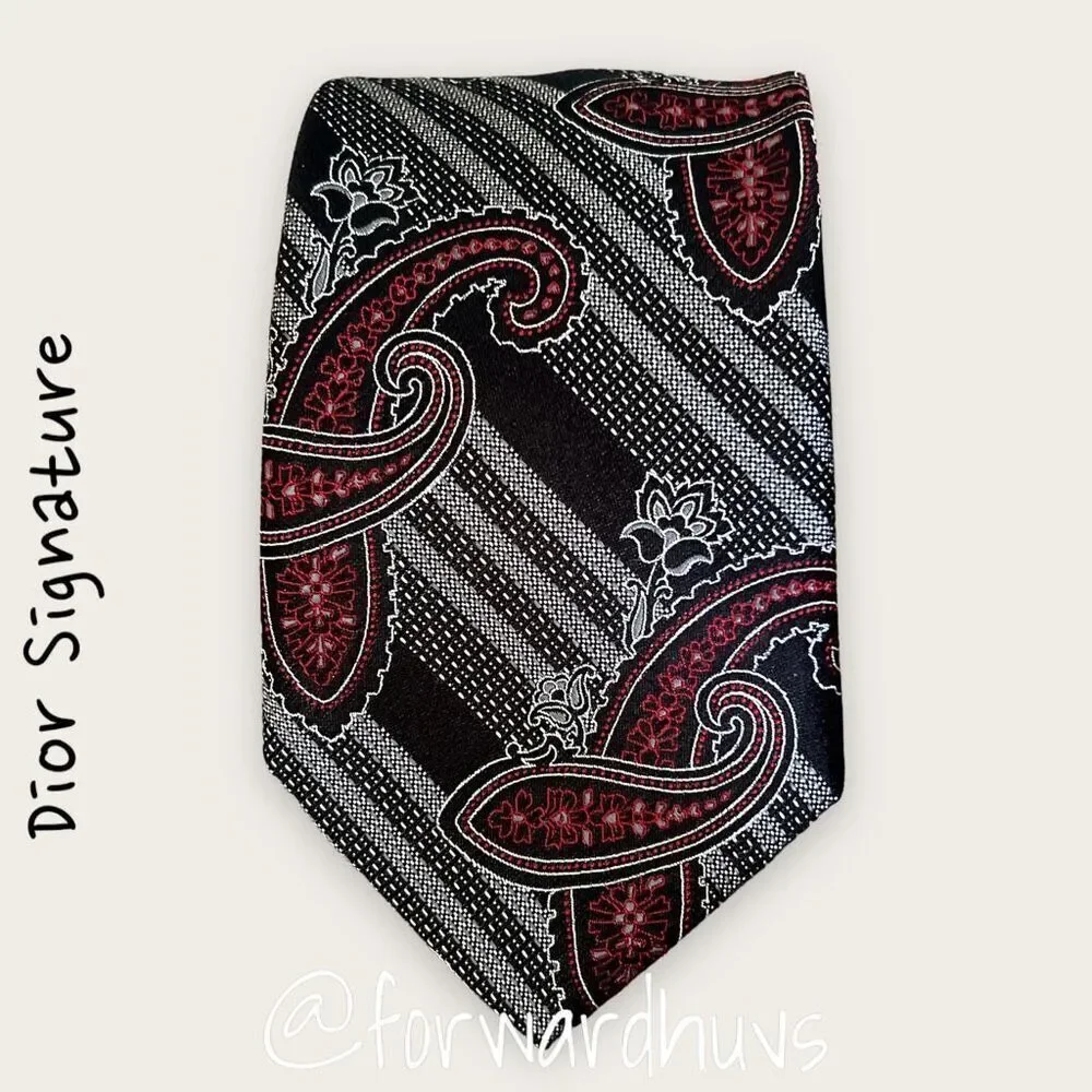 Dior Signature 100% Silk Necktie – Timeless Elegance